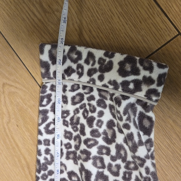 George bathrobe size S/M $15 NWOT. - Picture 10 of 14